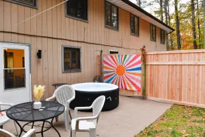 Hot Tub Time Capsule with Waterbed & Jukebox - Image 3