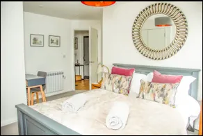 2 Double bed Apt Central Bath c/w 2 Parking Spaces - Image 4