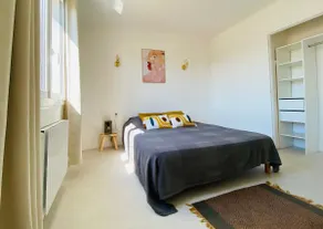 Bright 3 Bedroom Apartment, Balcony & Parking - Image 3