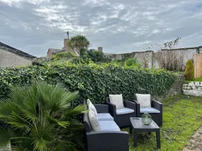 Coastal Charm/City Gem, Swansea/Sleeps 5 - Image 2