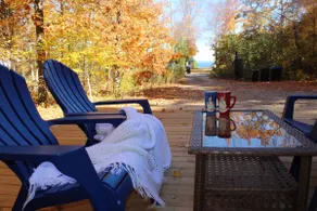 Spacious 4 Bdrm, Lake Views, Steps from the Beach - Image 2