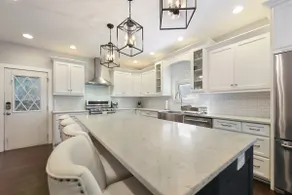 Scenic Haven: Downtown 3BR/2BA w/Parking + Patio - Image 5