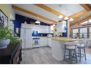 French Lake Cabin - Image 2