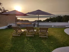 Charming house with a lake view - Image 3