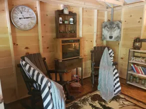 The Shanty: Lacy Rustic Vintage Sweet Cabin for 2 - Image 4