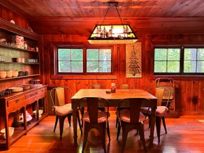 Blue Jay Vintage Cabin +Tesla charger! - Image 5