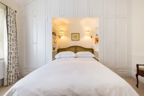 Traditional Treasure – 3 Bedroom Home by Hyde Park - Image 3