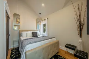 The 208 - Downtown w Hot Tub - Image 3