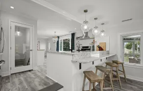 Spacious4BR home with waterviews - Image 3
