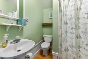 Adorable cottage on the bay! - Image 5