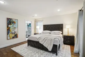 The Lions Den | Luxury 3-Bedroom Oasis + Patio - Image 5