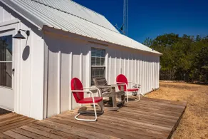 The Farmhouse - 15 min from Waco - Image 5