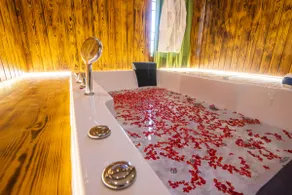 Couple Suites W/T jacuzzi near Auro Beach - Image 4