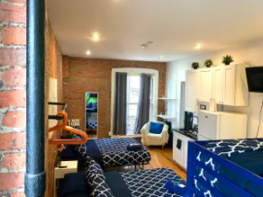 Spacious Apartment NYC Views for 7 p # 10 - Image 4