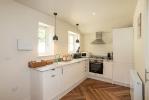 1 Harpers Yard - boutique Cotswold holiday home - Image 4