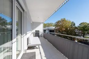 LiT LiVING: Luxus | Box SprIng | Parking | Balcony - Image 5