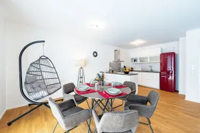 LiT LiVING: Luxus | Box SprIng | Parking | Balcony - Image 3