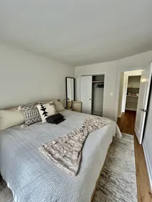 Exquisitely furnished 1br apartment awaits 110 - Image 2