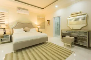 Large Premium 3 Bedroom Serv. Apartment @ Kumasi - Image 5