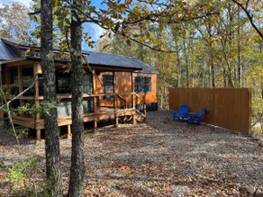 Peaceful Cabin in the Woods for Two - Image 4