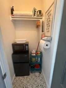 Poolside Guesthouse with Private Patio in Midtown - Image 2
