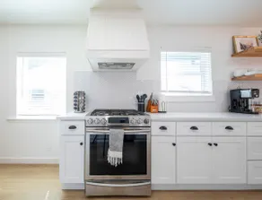 LUX ~Richardson 3 bedroom Home~ Pet Friendly - Image 5