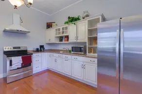 3Bd Suite in Small Castle House - Image 4