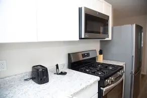 Remodeled 3Bd Close to UI Campus - Image 4