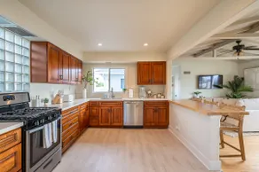 Oceanview Coastal Retreat near Beach and Downtown! - Image 5