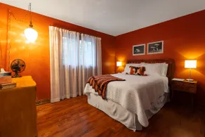 Groovy Cedar Chalet Forest View - Image 4