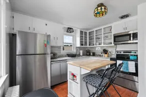 NEW | Hot Tub, Big Yard | 5 Min to Newport & Beach - Image 4