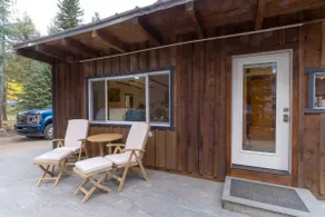 Blue River Studio Hideaway - Image 4