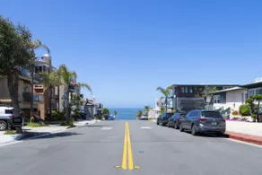Modern Beachside Getaway - Image 2