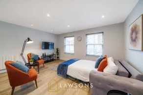 Central Windsor Gem | 1BR Penthouse + Balcony - Image 3