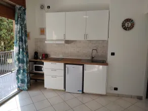 Cosy studio flat close to city centre and station - Image 3