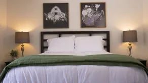 Simple, Central Condo - Image 2