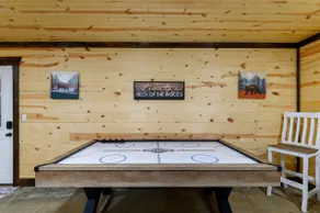 Air Hockey | Game System | Hot Tub | Near Kayaking - Image 4
