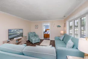Bayfront Bliss & Pool - Sleeps 8. Dog Friendly! - Image 2