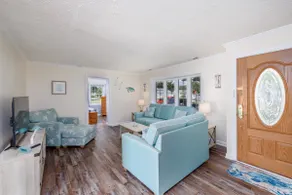 Bayfront Bliss & Pool - Sleeps 8. Dog Friendly! - Image 4