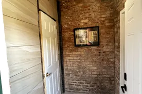 Comfy suite w/ steam shower near McCormick Place - Image 2