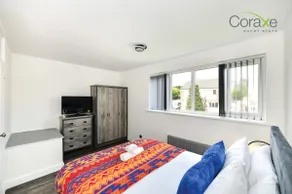 Modern 3BR for Families & Contractors + Parking - Image 4