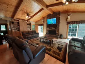 Whispering pines Lodge - Image 4