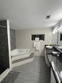 Spacious House In San Juan - Image 4