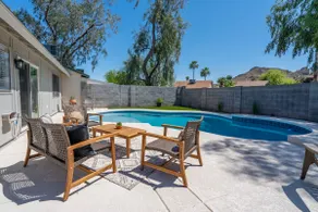 Southwest Nest- FREE Heated Pool, Hiking & Views - Image 2