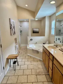 Comfy home overlooking the 7th. - Image 4