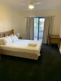 2 bedroom apartment in fabulous South Fremantle - Image 3