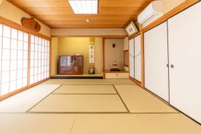 Experience Local Life in Hiroshima | BBQ Allowed | 3LDK, 150 sqm | Free Parking | Entire House Rental | Garden & Courtyard - Image 4