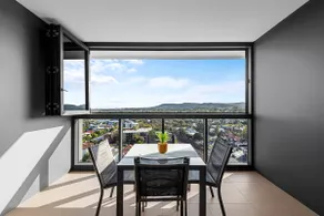 Spacious 3BR Near Stadium w Views, Pool and Car Park - Image 3