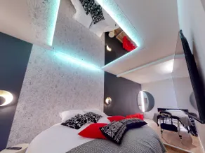 Love Room Marseille - Orion - Image 5
