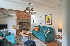 Beautiful Character Cottage - Image 3